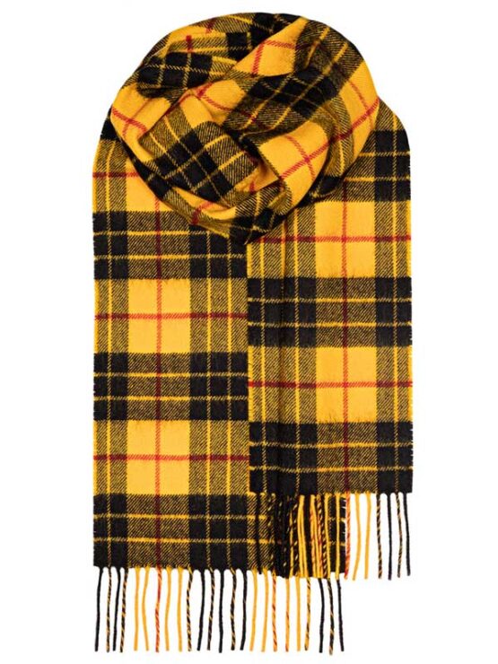 Lamswollen Shawl, MacLeod Dress