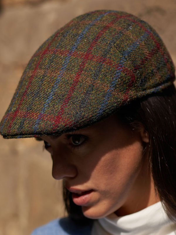 Harris_Tweed_Pet_650_Groen_met_rood_blauwe_overruit