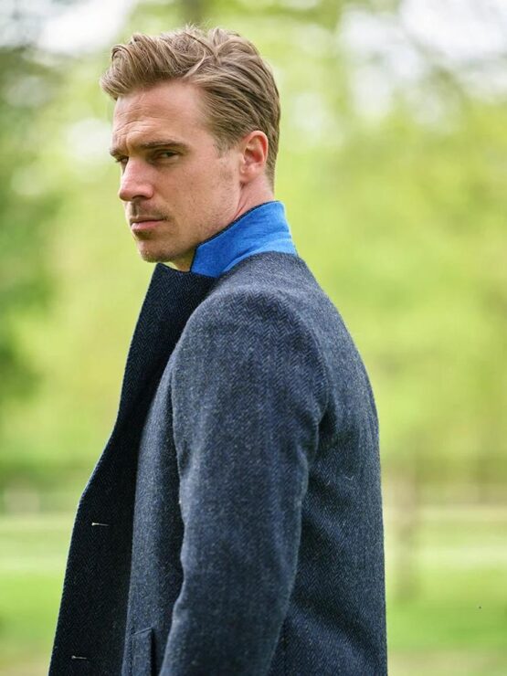 Harris Tweed Blazermantel “Barney” Für Herren In Blue Herringbone – Bild 2