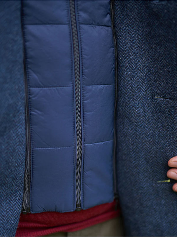 Herren Kurzmantel ”Flynston” Mit Westeneinsatz In Blue Herringbone – Bild 4