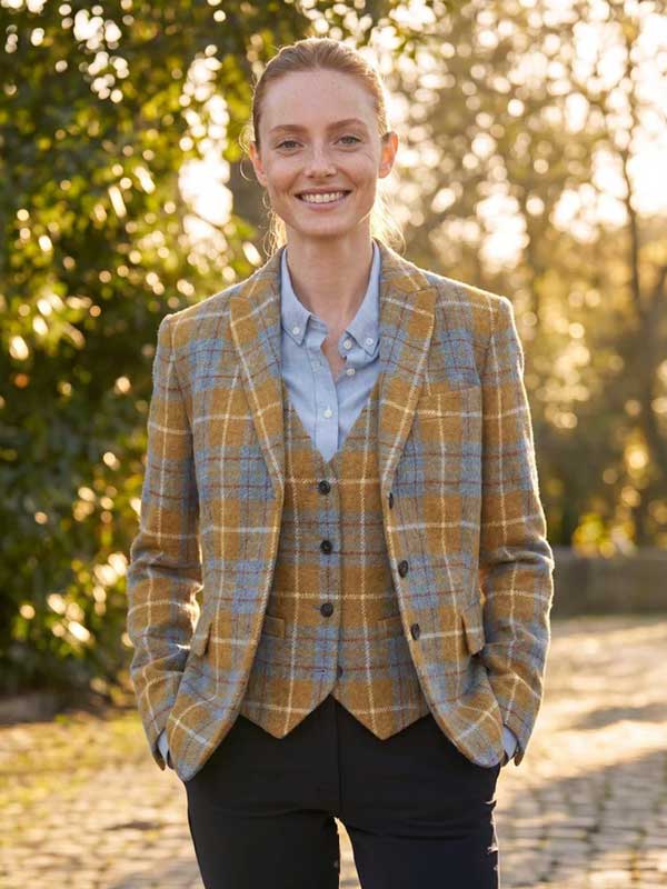 Harris_Tweed_Dames_Blazer__LadiesClub__In_Amber_Check_1