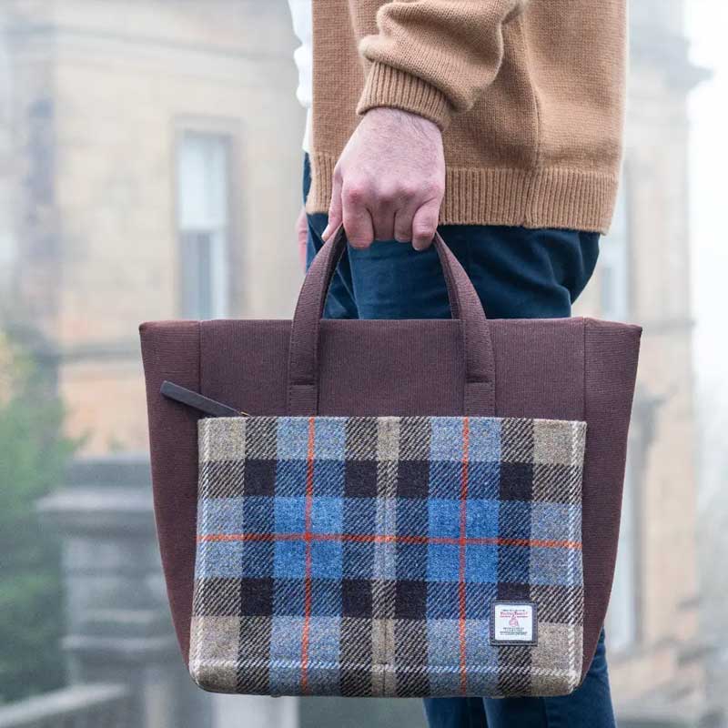 Harris Tweed Reisetasche im blau-braunen Karomuster – Bild 2