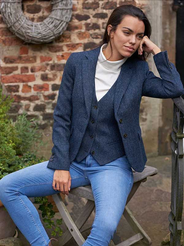 Harris_tweed_Dames_Jasje_Ami_In_Blue_Herringbone