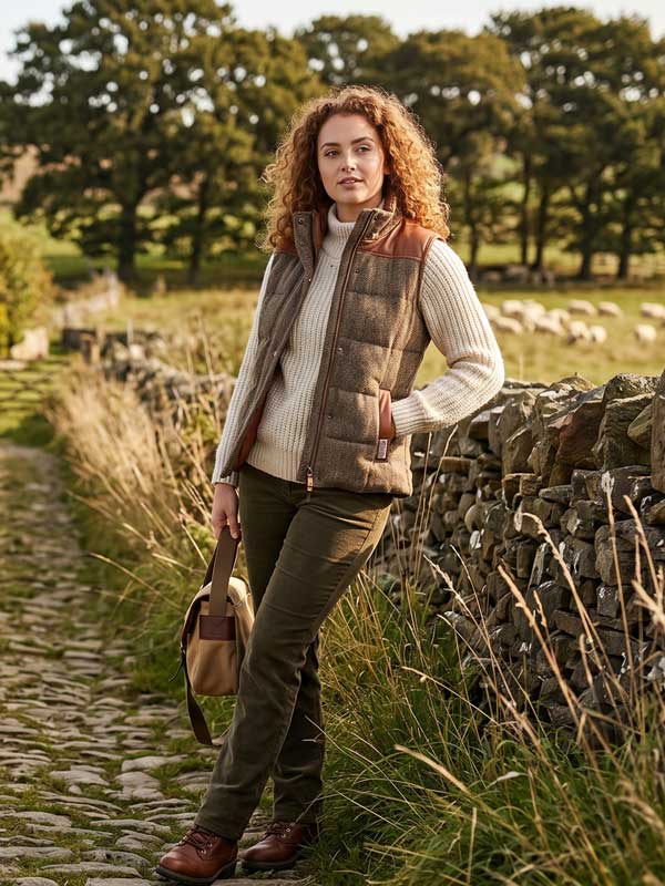 Harris_Tweed_Bodywarmer_Lisa_670_Evergreen