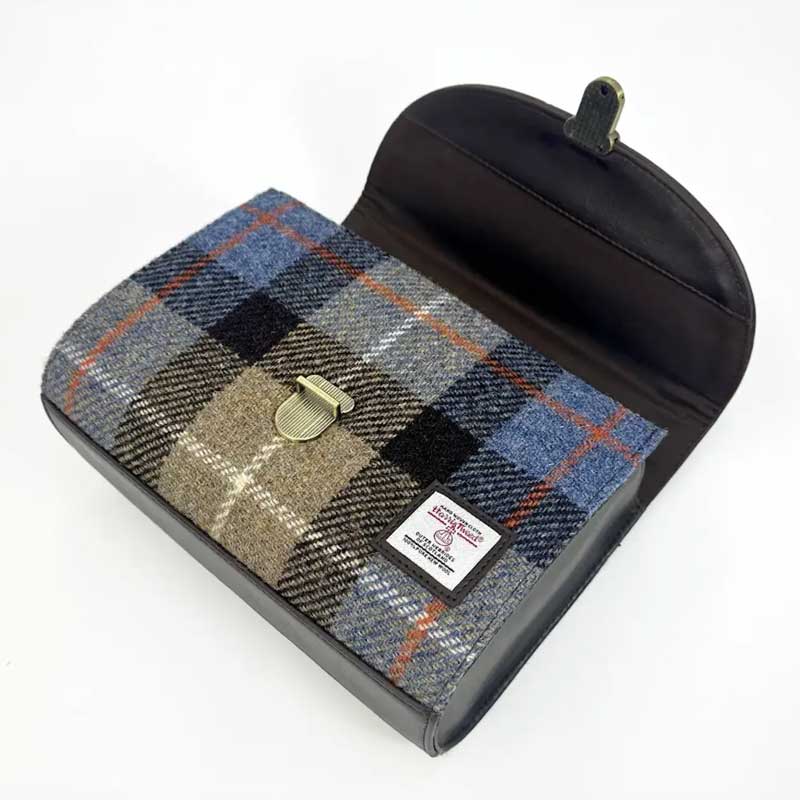 Harris Tweed Mini-Tagestasche In Blau/Braun Kariert – Bild 2