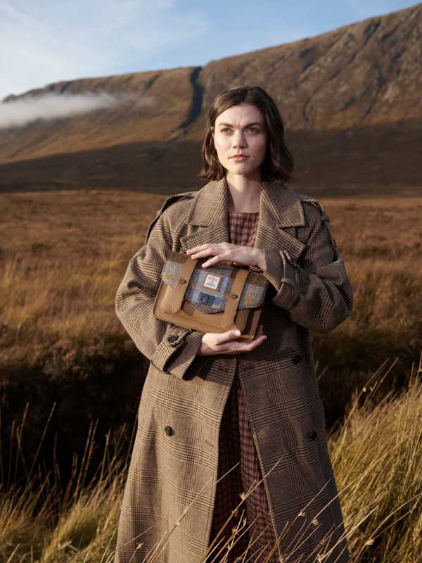 Harris Tweed Clutch, The Leather Medium Satchel, Islander, Kastanienblaues Tartan – Bild 5