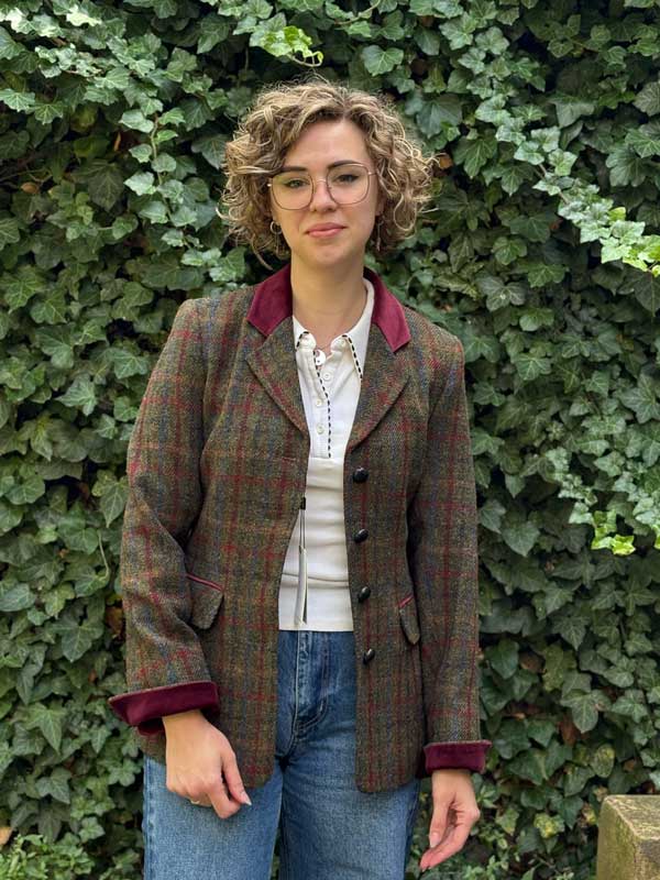 Harris_Tweed_Dames_Jasje__Maggie__In_Red_Blue_Check