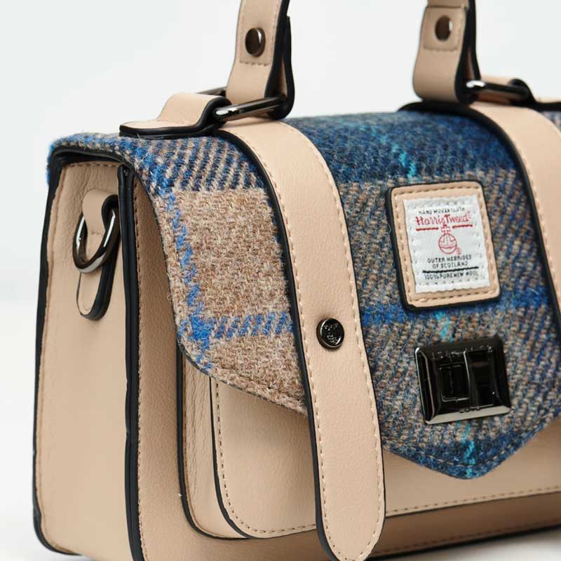 Harris Tweed-Clutch, The Mini Satchel, Islander, Marineblau Beige Schottenmuster – Bild 4